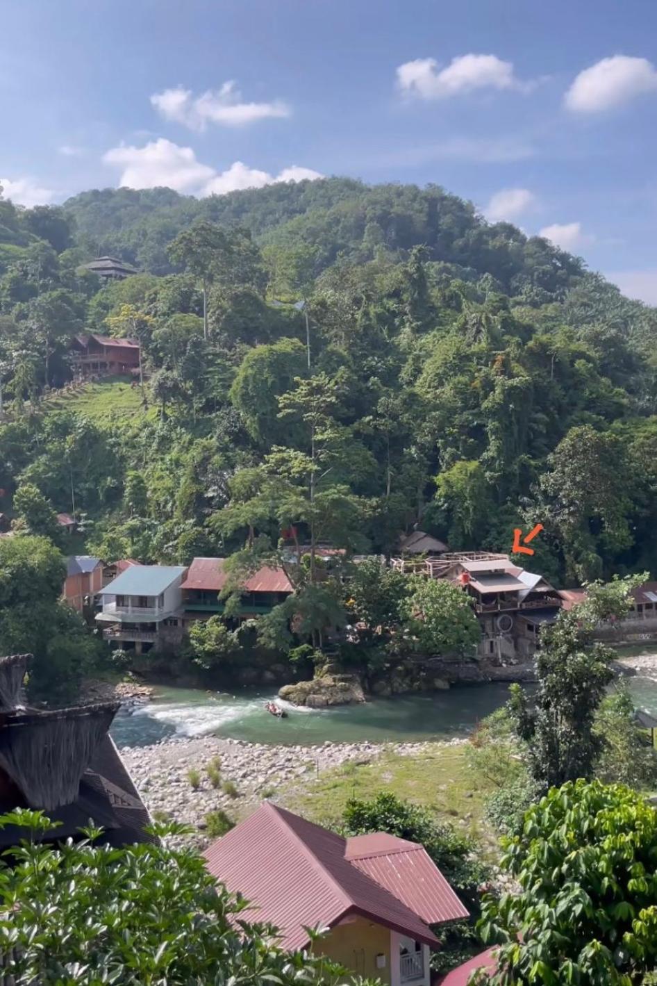 Charlys Little House Hotell Bukit Lawang Exteriör bild