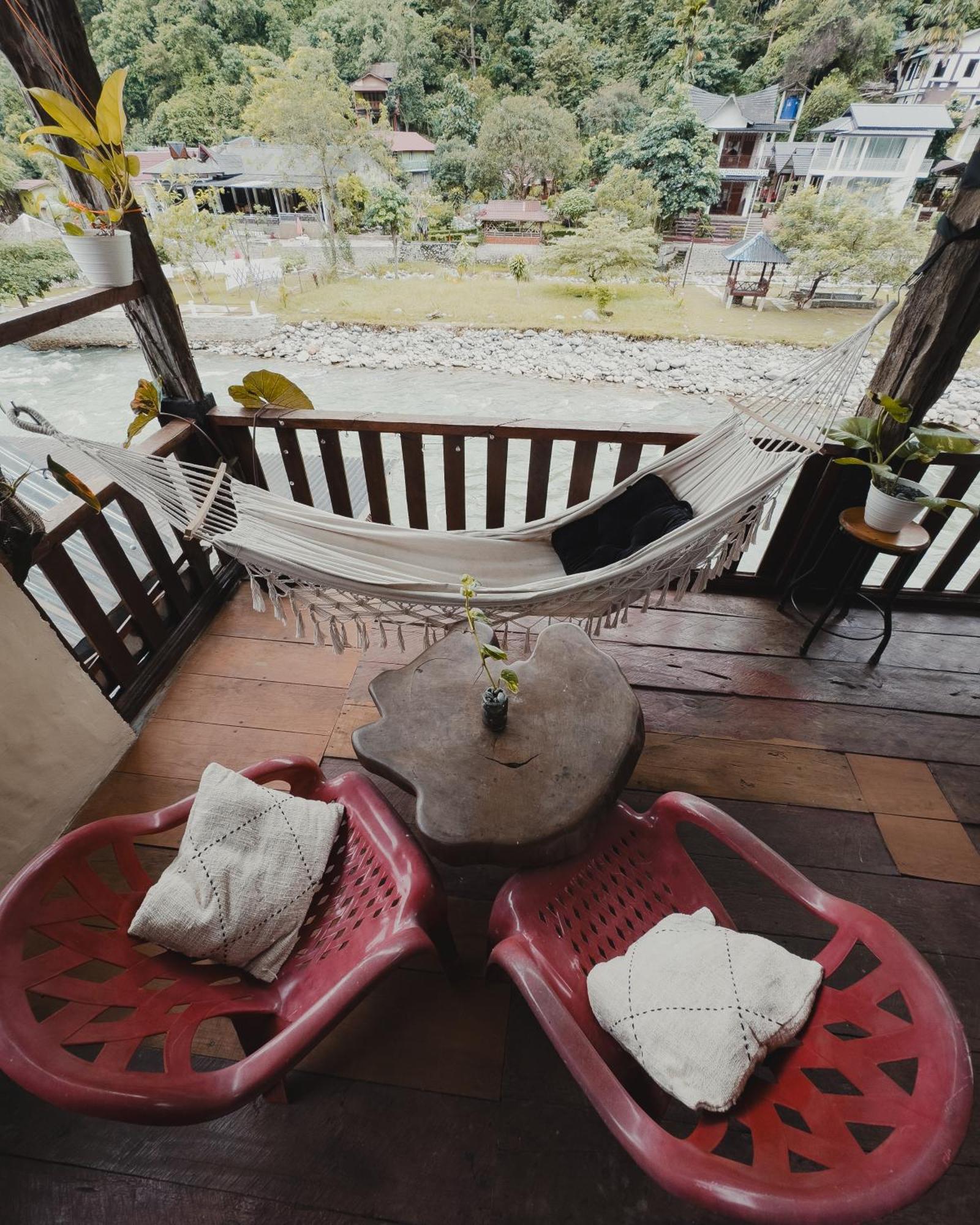 Charlys Little House Hotell Bukit Lawang Exteriör bild